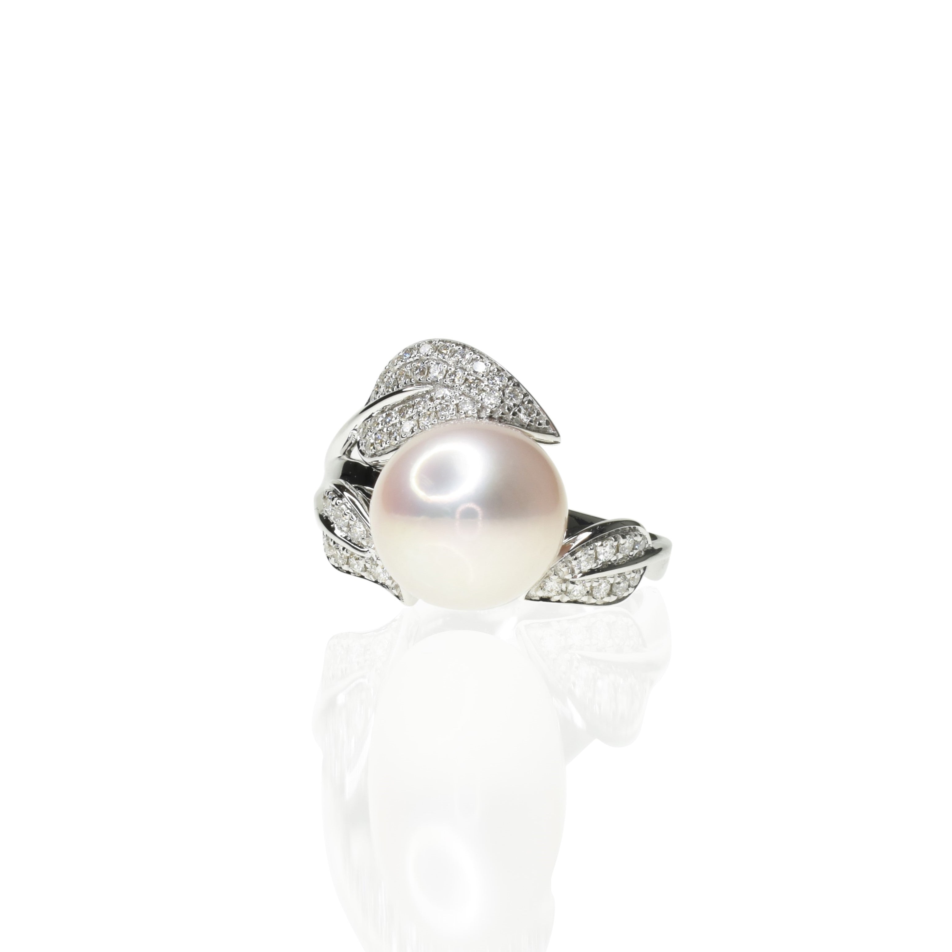 Leaf Inspired South Sea Pearl ring