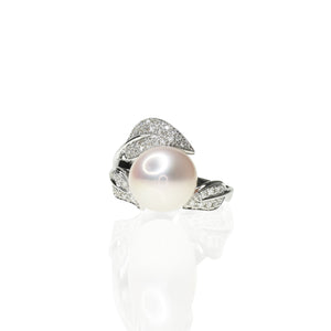Leaf Inspired South Sea Pearl ring