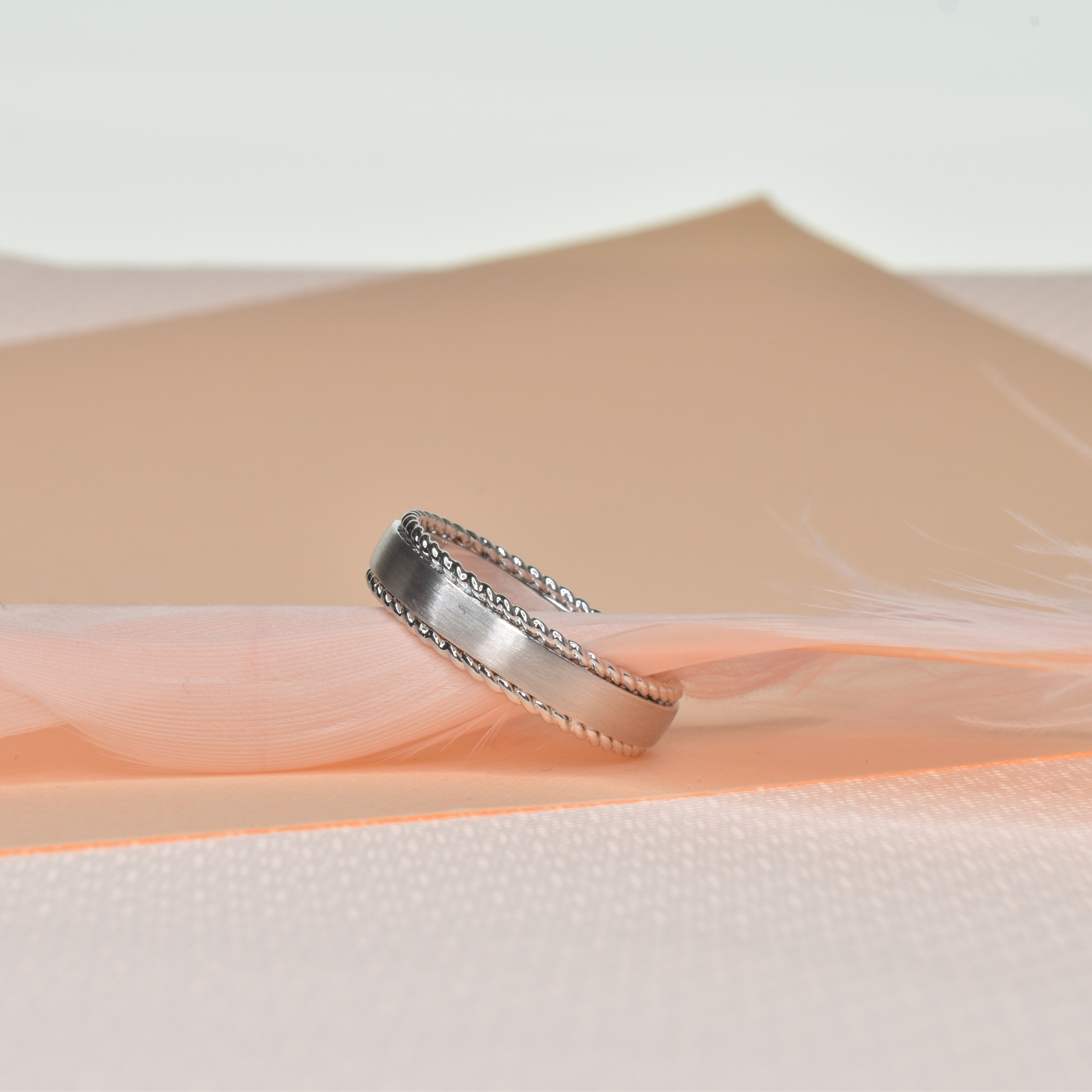 Rope Edge Mens Band 4.8mm Wide