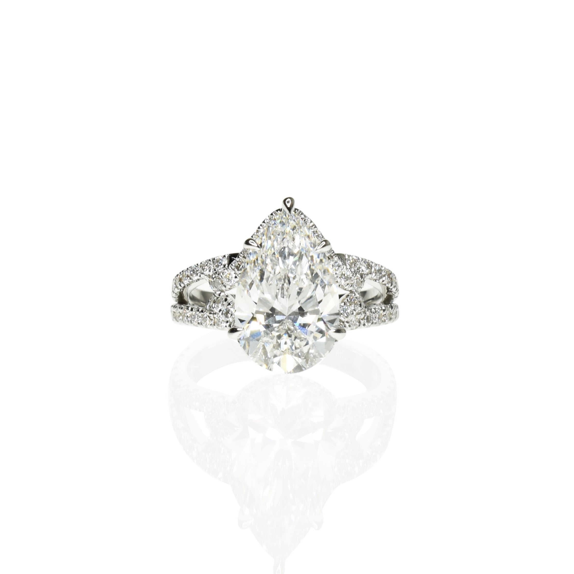 Unique Pear Shape Diamond Engagment Ring