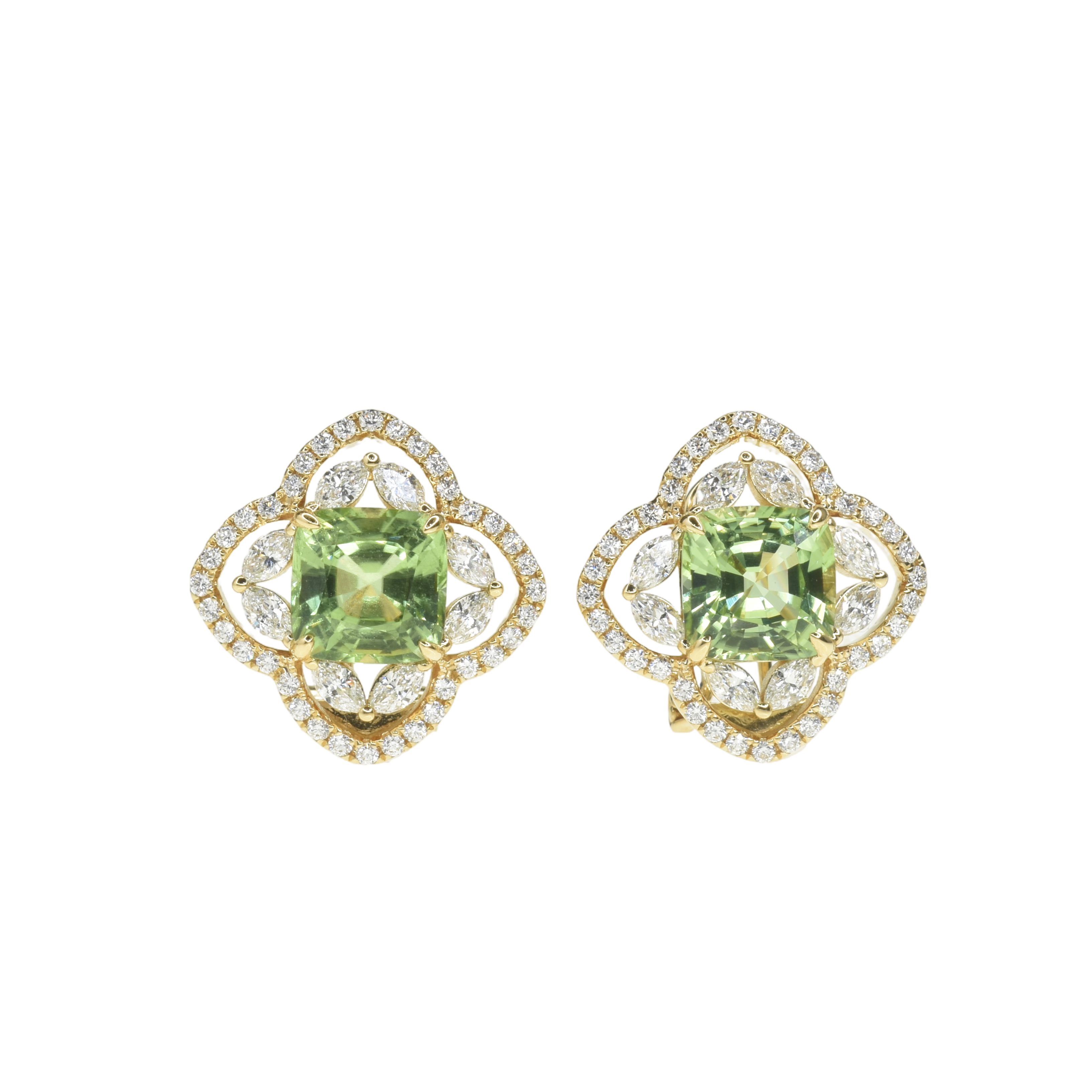 Cushion cut Peridot with diamonds