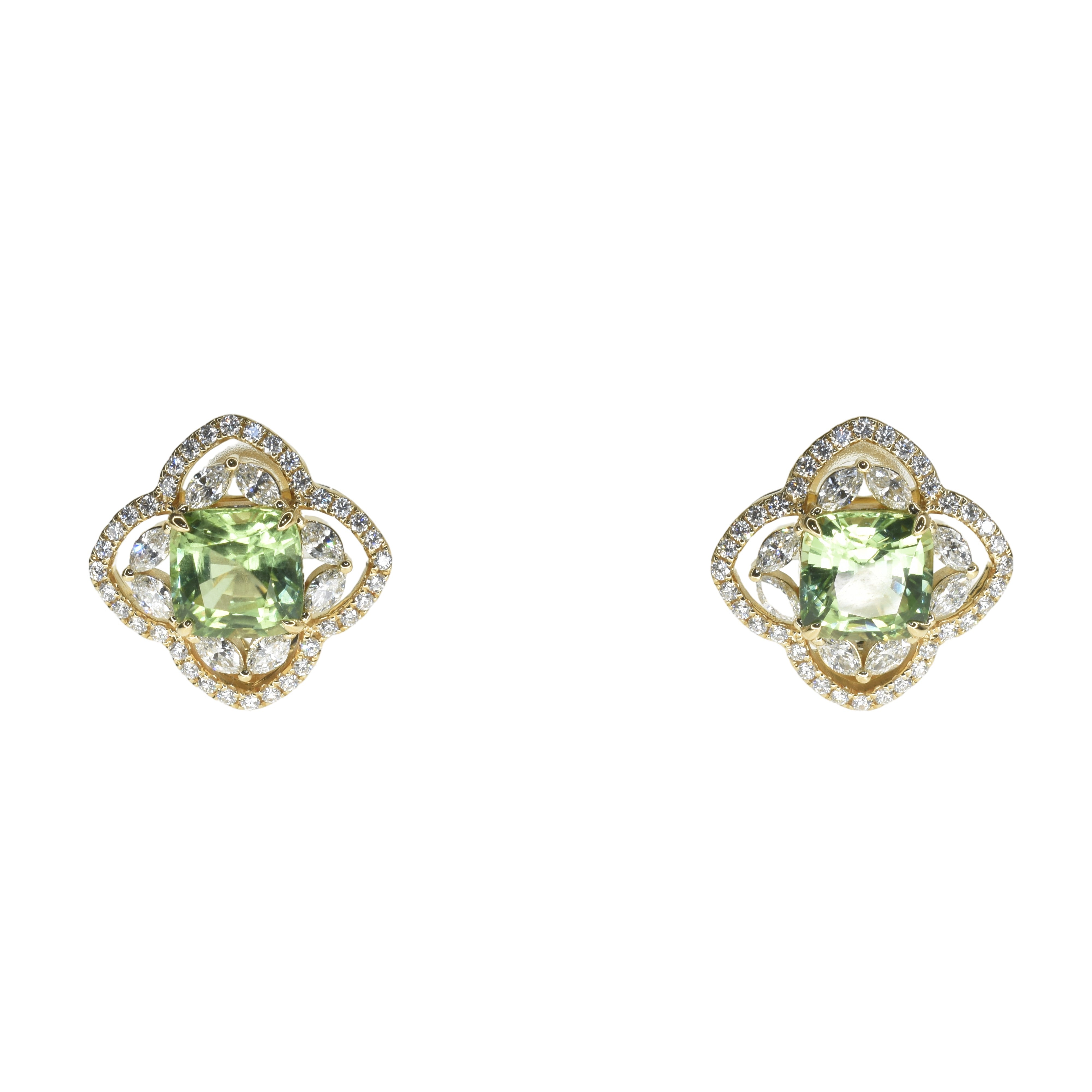 Cushion cut Peridot with diamonds