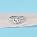 Engagement Ring with Graduated Shoulder Diamonds