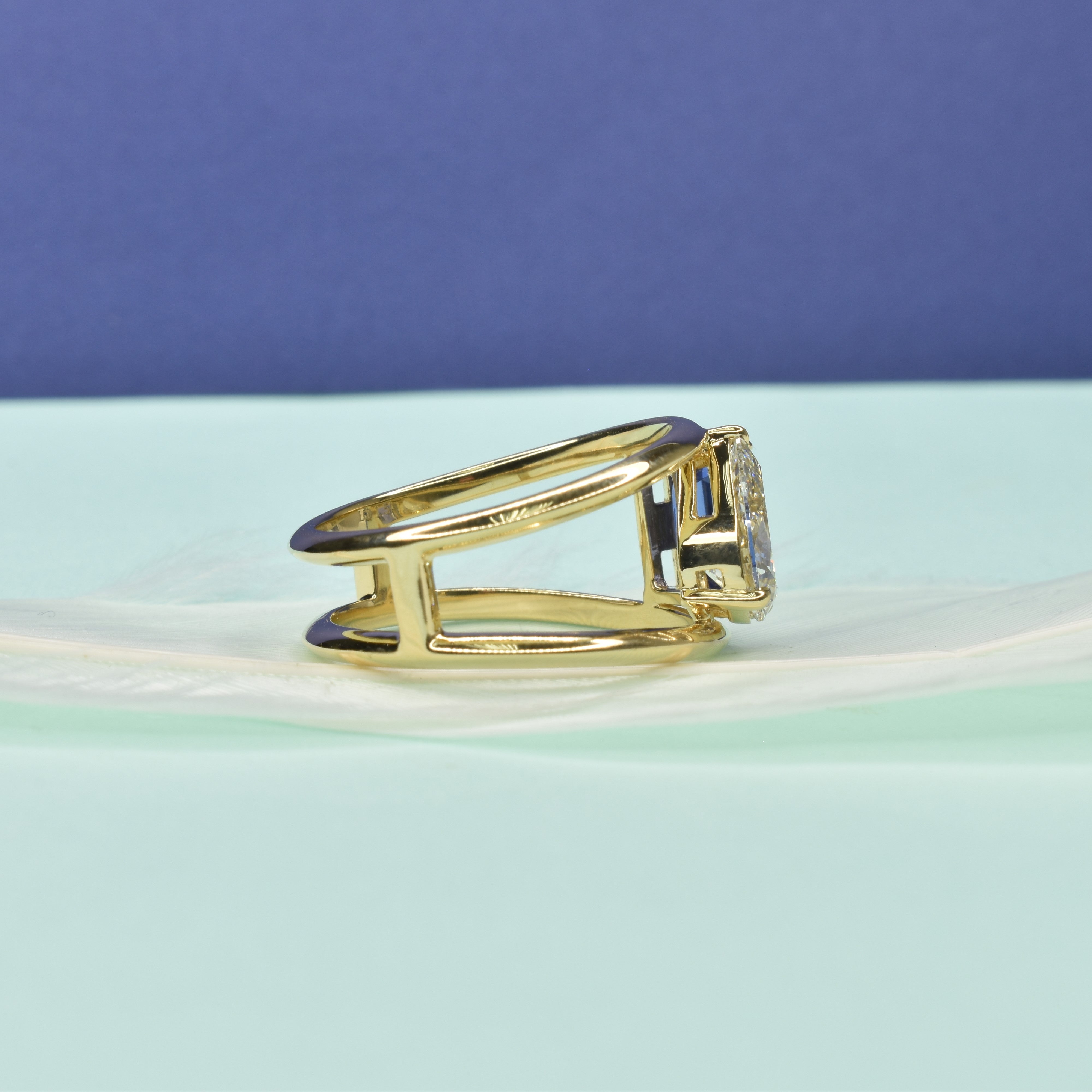 Moi Et Toi ring with Diamond and Tanzanite