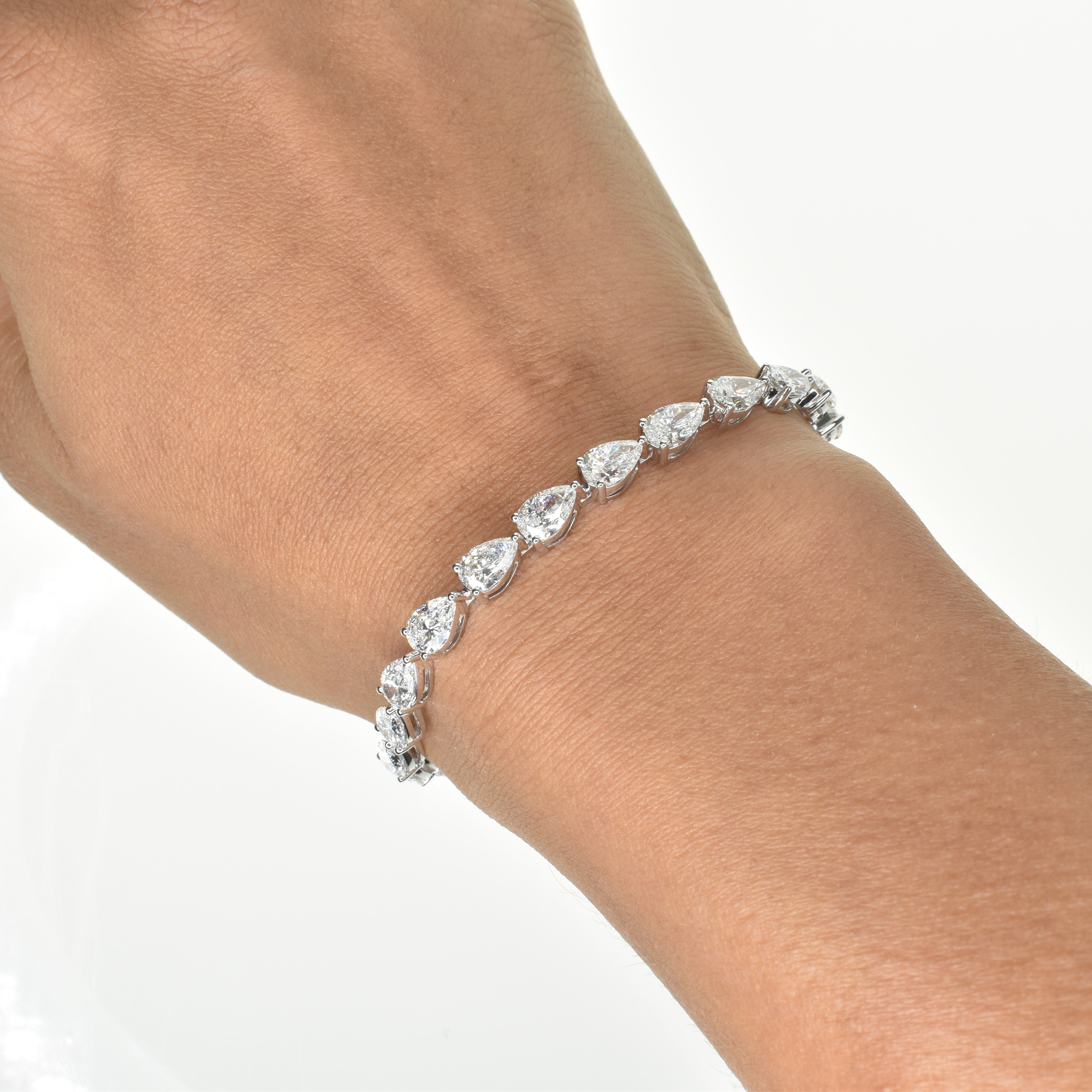 Lab Grown Diamond Bracelet with 0.40ct Pear Shape Diamonds