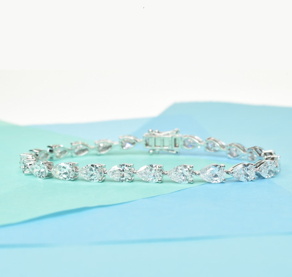 Lab Grown Diamond Bracelet with 0.40ct Pear Shape Diamonds