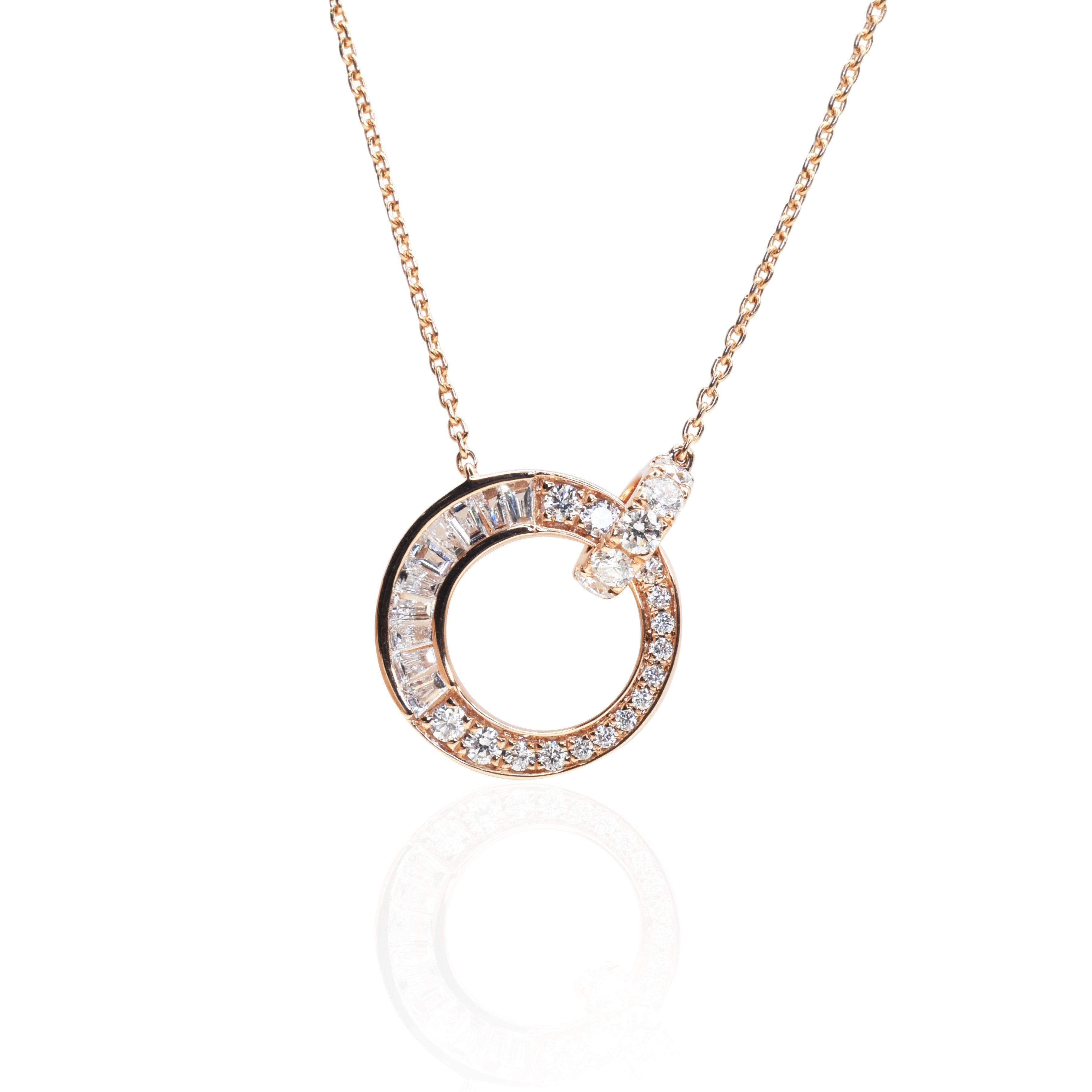 Interlocking necklace with Taper Diamonds