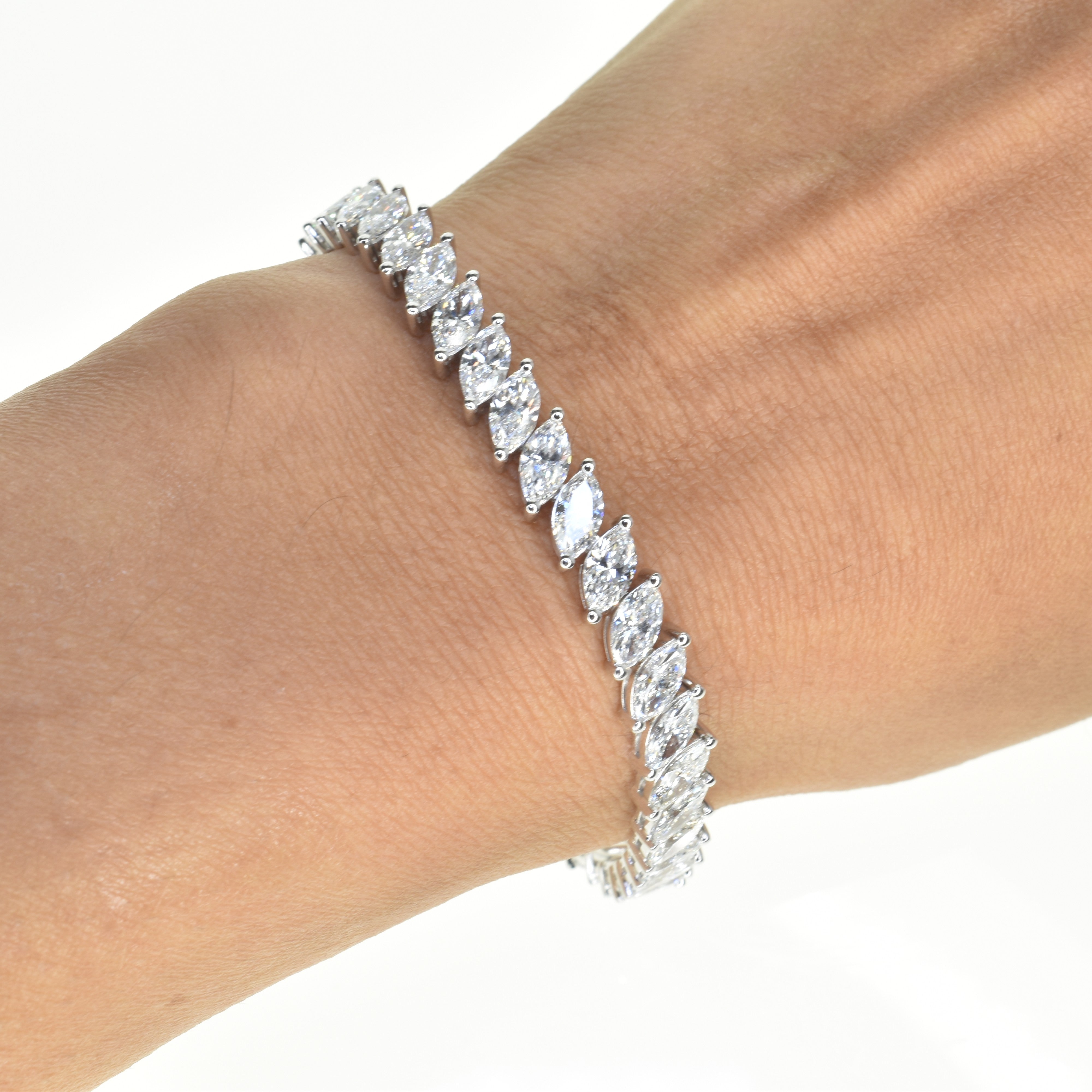 Lab Grown Diamond Bracelet with 0.26ct Marquise Shape Diamonds