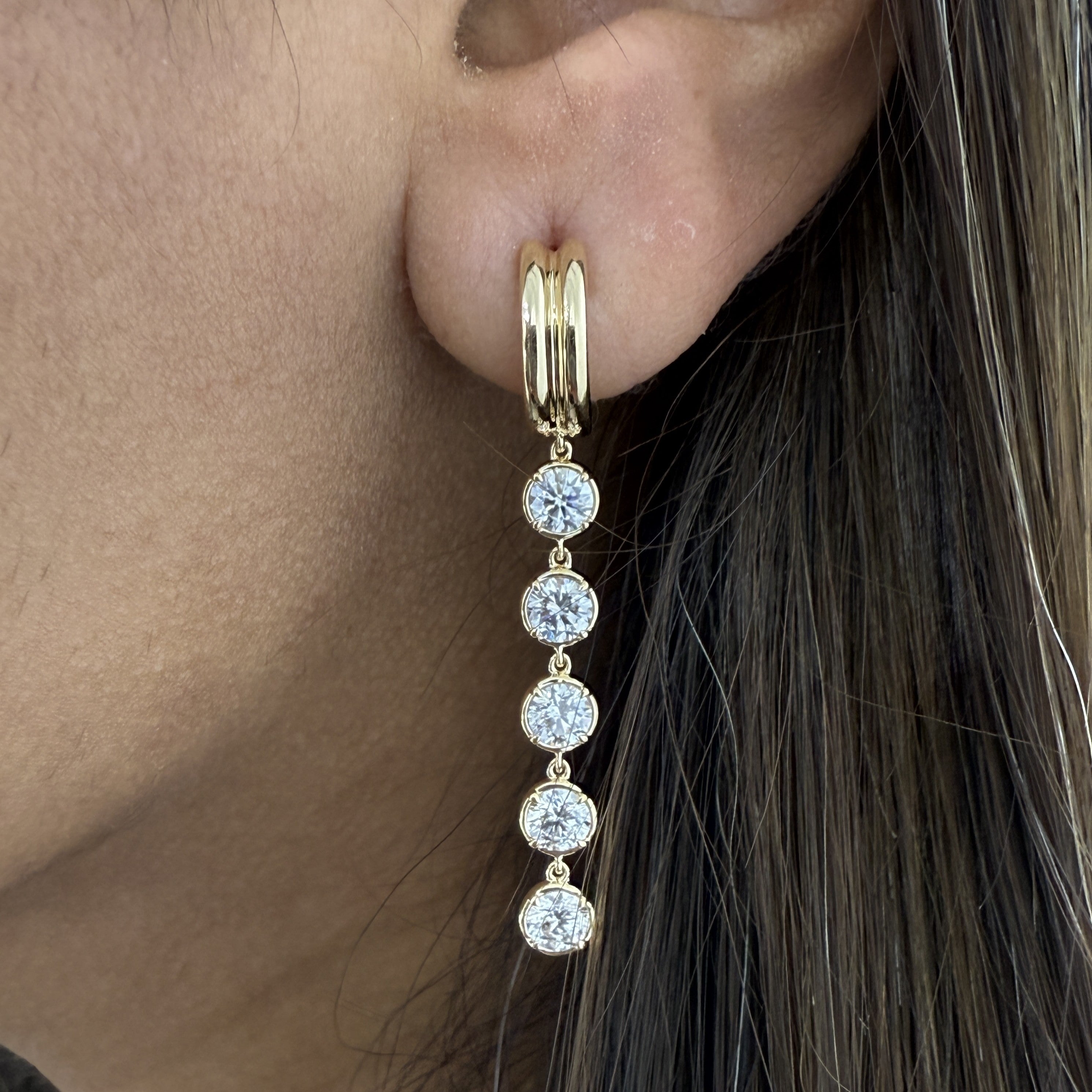 Lab Grown Round Shape Diamond Drop Earrings