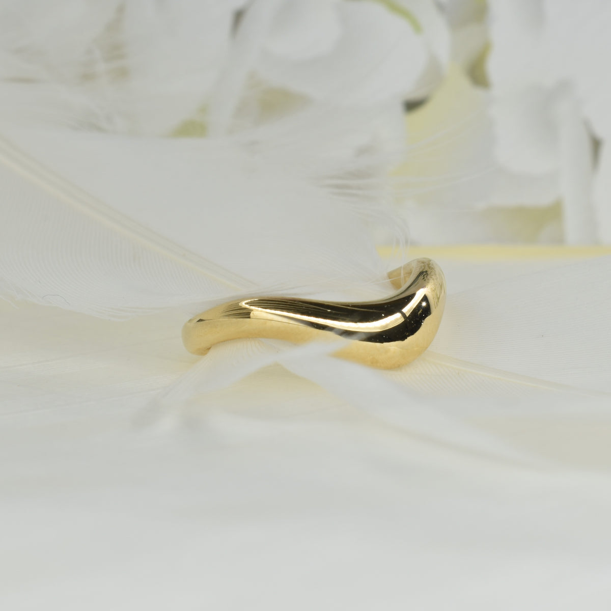 Bubble Style Curved Wedding Band