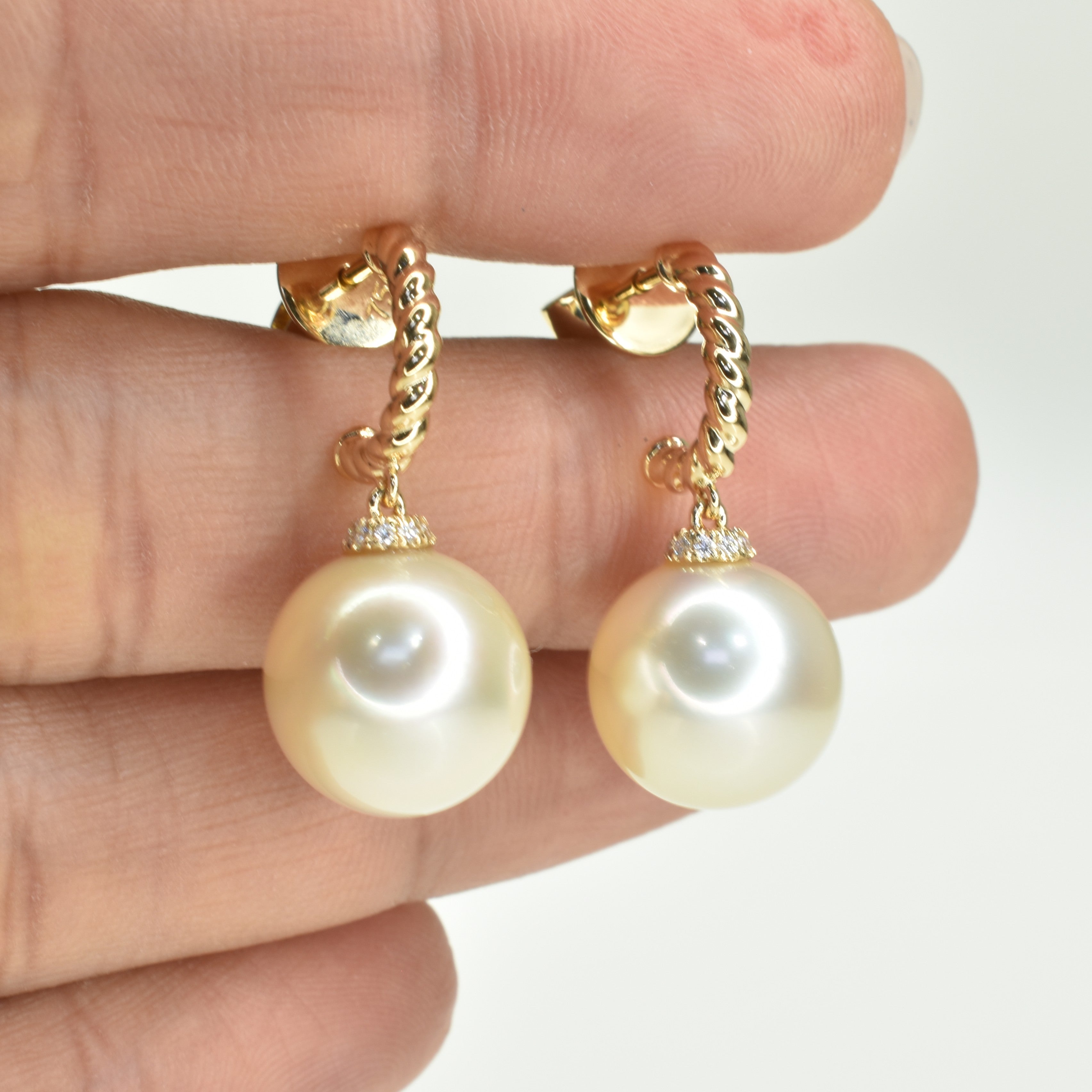 Hanging Pearl Drops