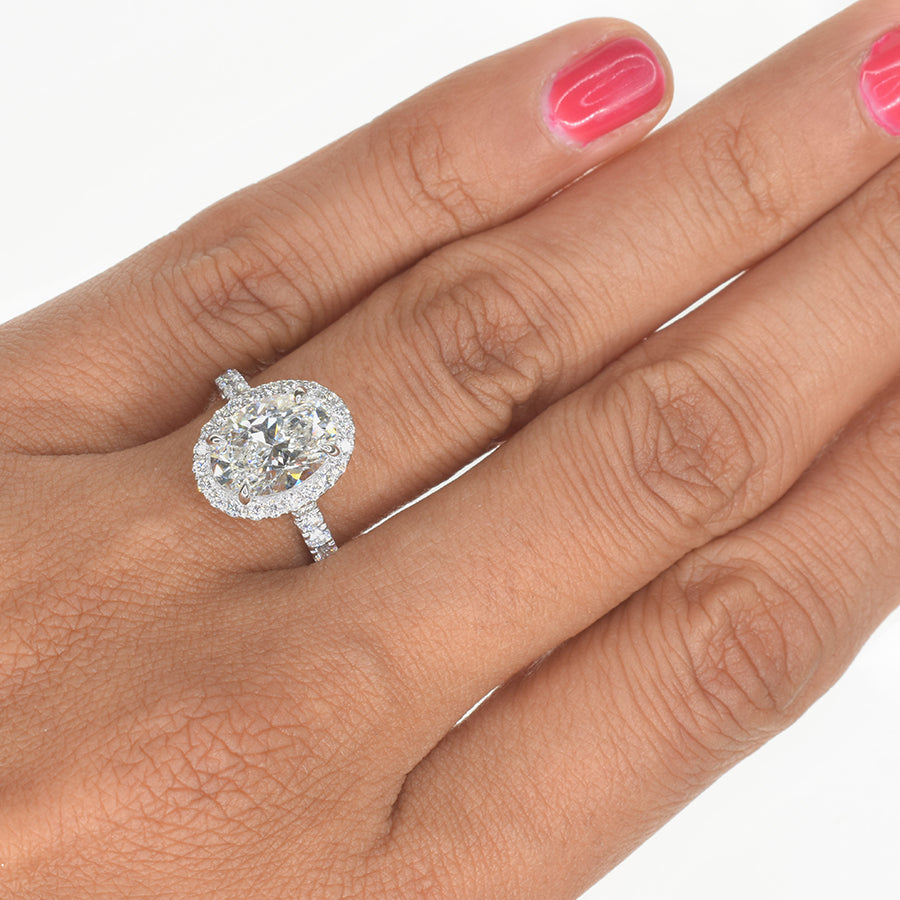 2ct Oval Shape Lab Grown Diamond Engagement Ring with Halo