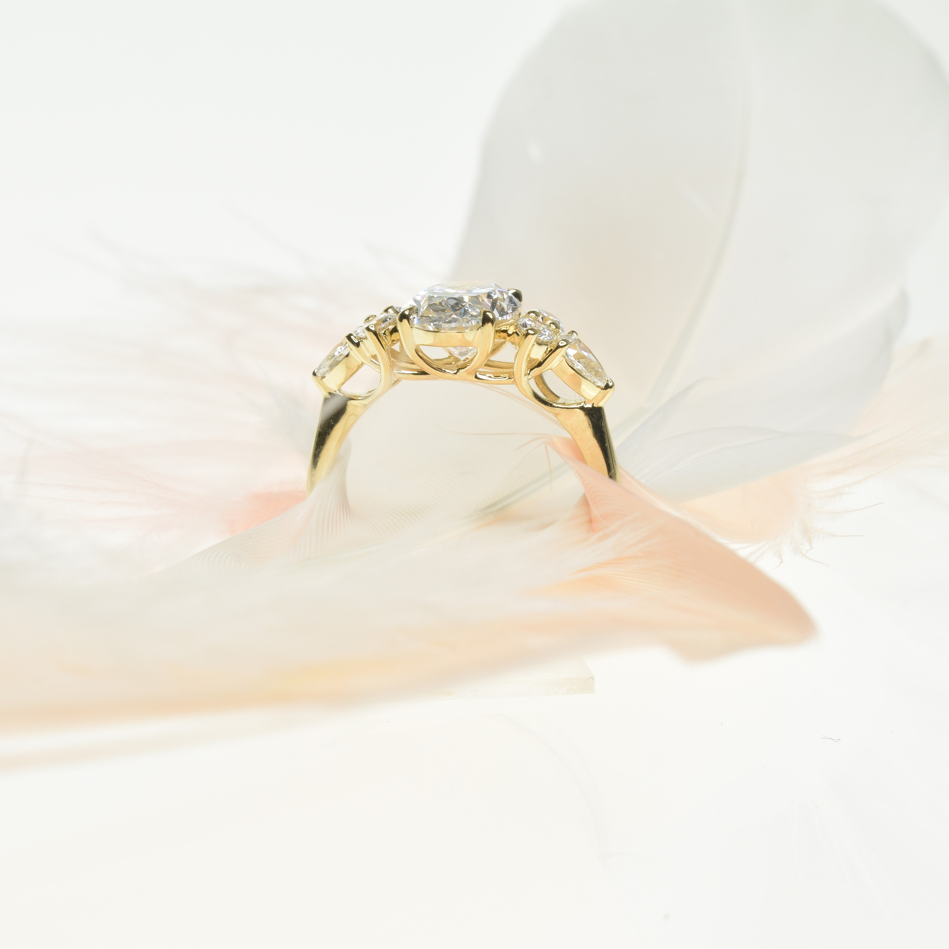 Unique Oval Diamond Engagment Ring