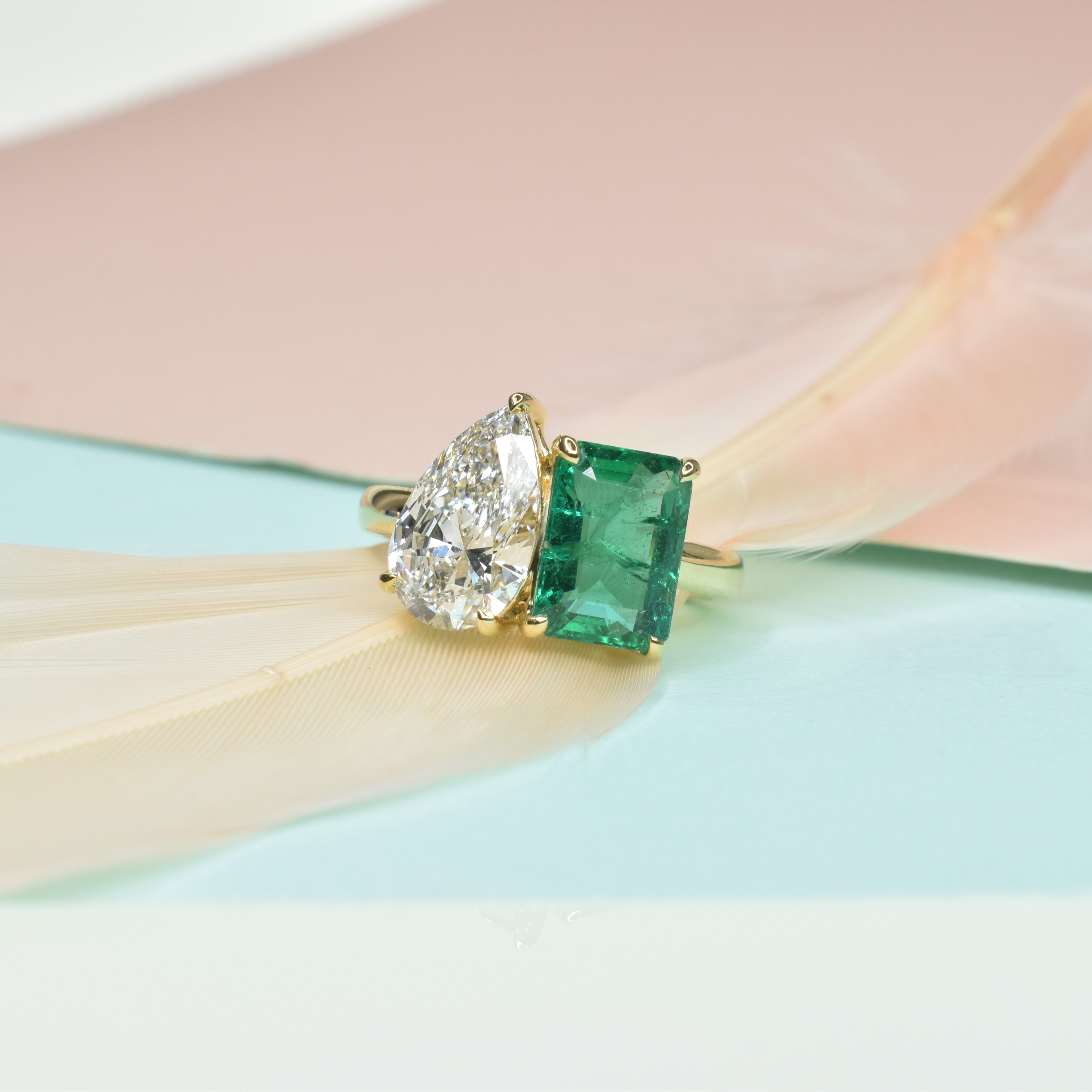 Moi Et Toi ring with Diamond and Emerald