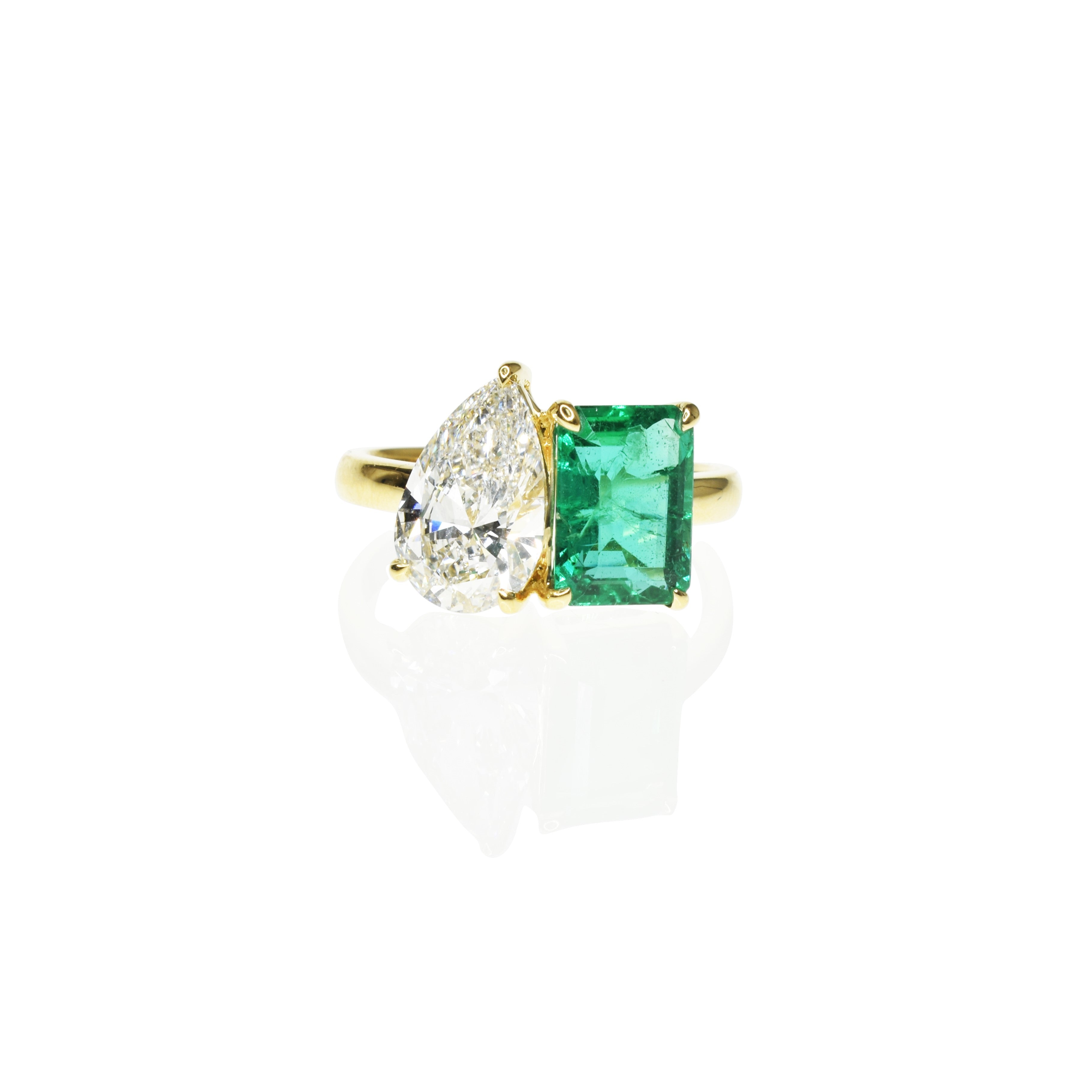 Moi Et Toi ring with Diamond and Emerald