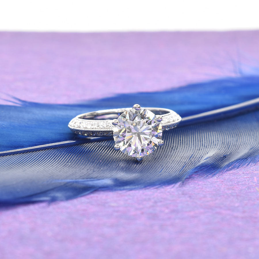 Round Diamond Ring with Knife Edge Pavé Diamond Band