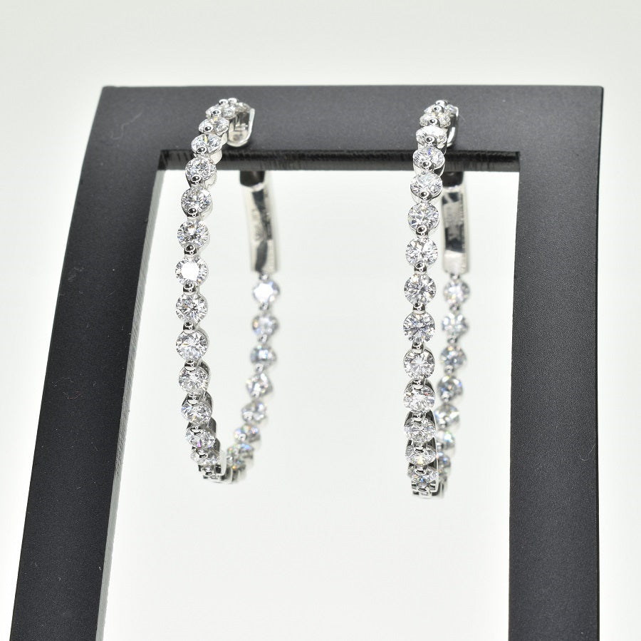 Shared Prong Round Hoops with 2.7mm Diamonds
