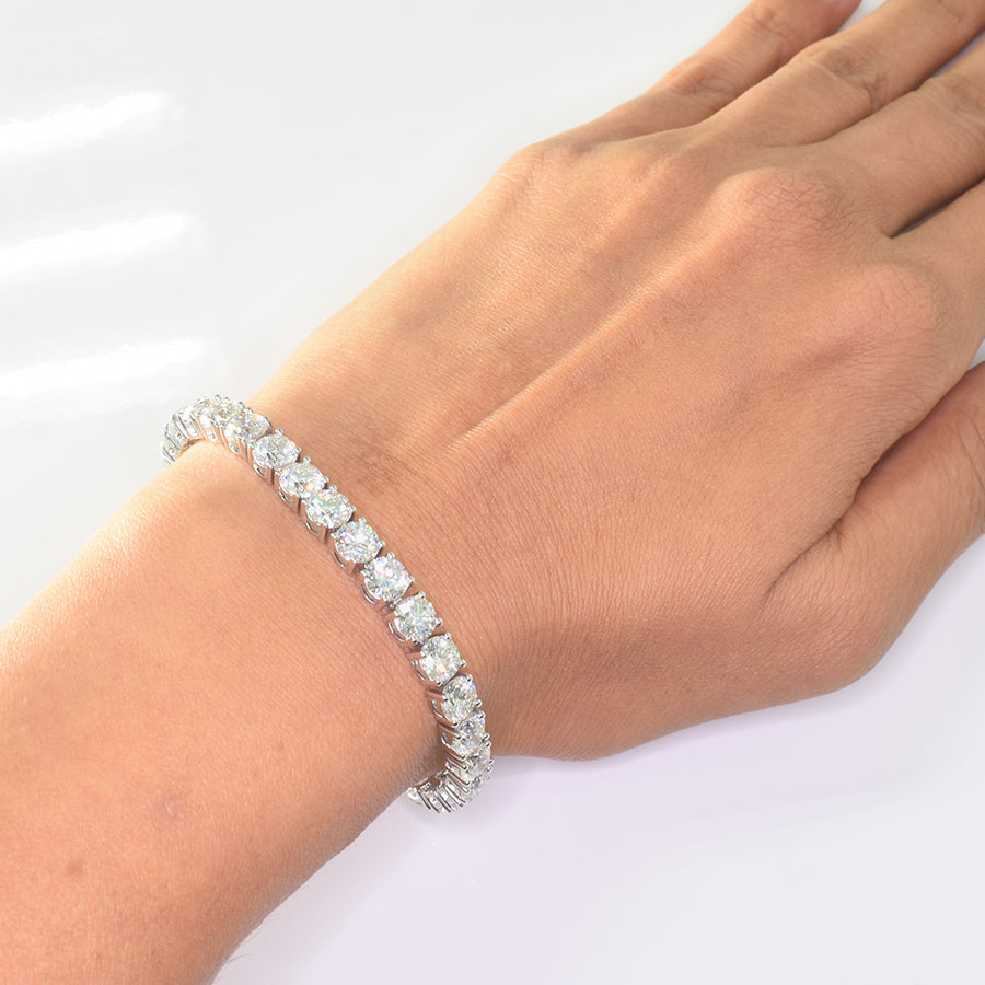 Classic Tennis Bracelet with 5mm diamonds