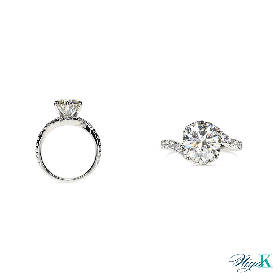 Swirl Diamond Ring with Halo